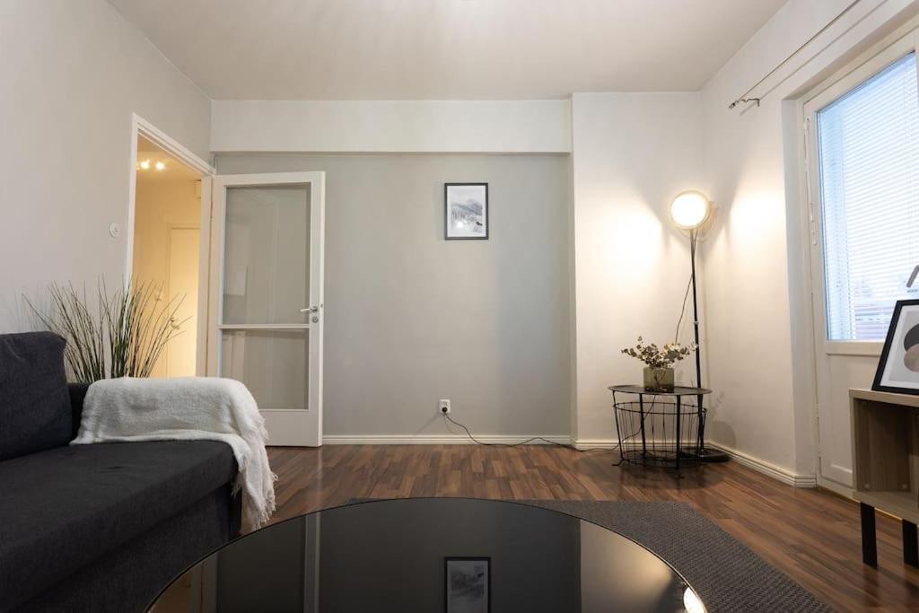 Tilava Huoneisto Helsingissa Apartment Helsinki Ngoại thất bức ảnh